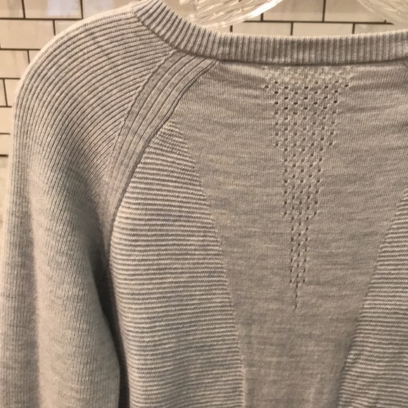 Lululemon Sweater Pullover Womens 8 Gray Crew Neck Long Sleeve Running Yoga - Picture 5 of 11